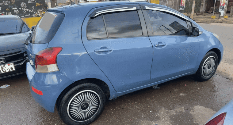 Toyota Vitz 1.0 FWD 5dr 2010 Blue